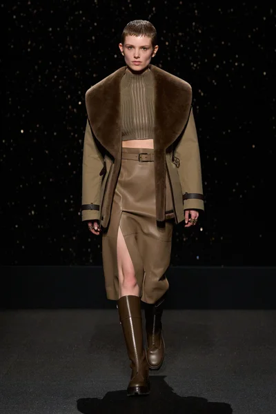 Look 39